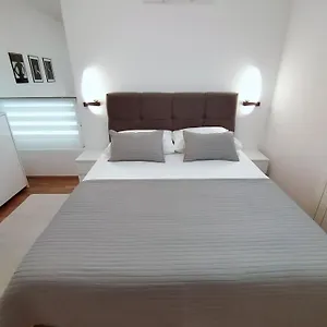 https://bella-vista-cozy-apartment-with-a-great-view.splithotels.org